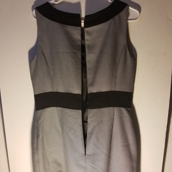 Tahari Arthur S Levine S 8 Black And White Dress - Picture 3 of 8